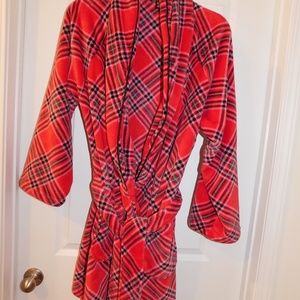 Victoria's Secret Plaid Fleece Short Robe Red Med/Large Belt Pockets Long Sleeve
